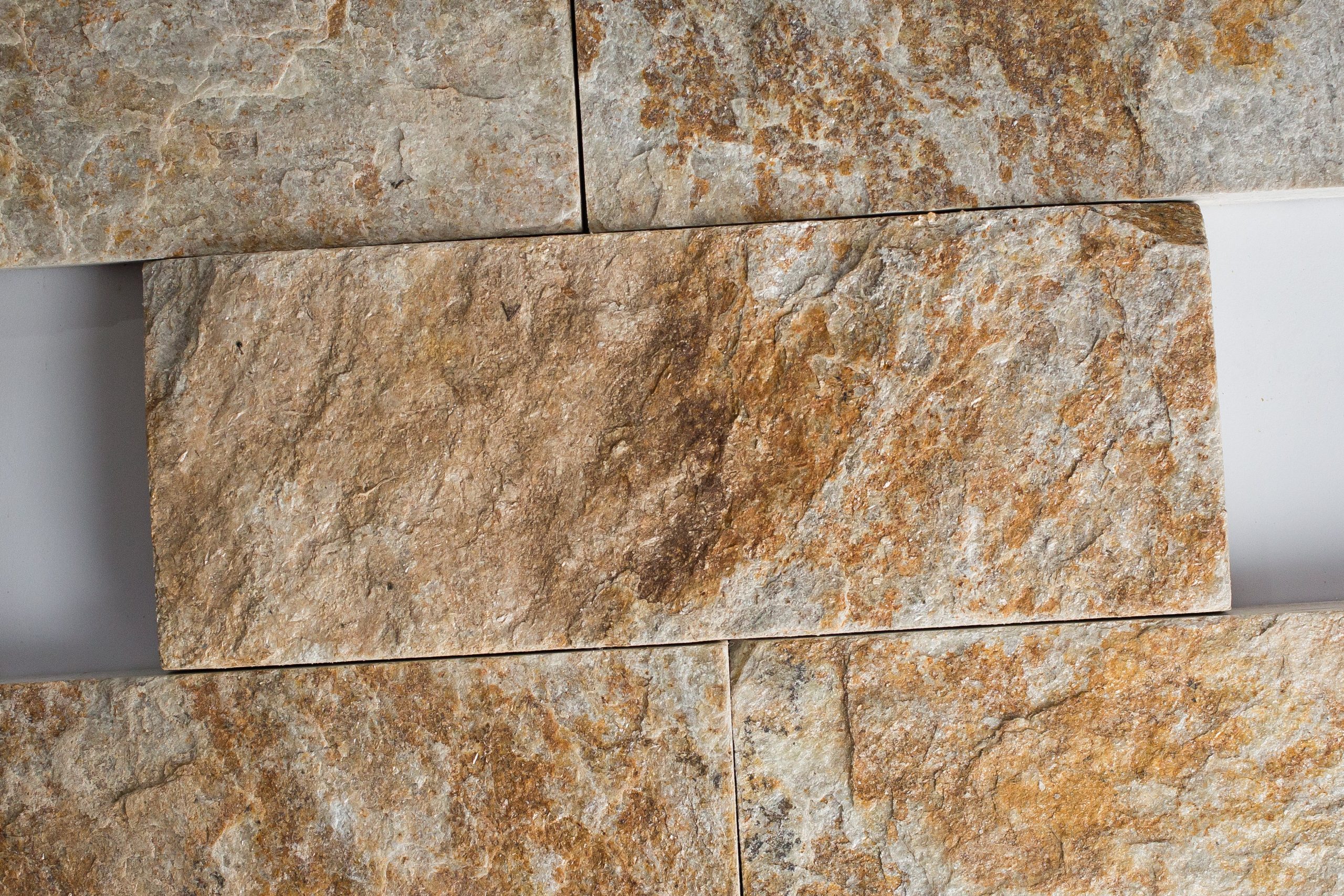 Gneiss Golden-Brown - poza produs piatra naturala Everstone