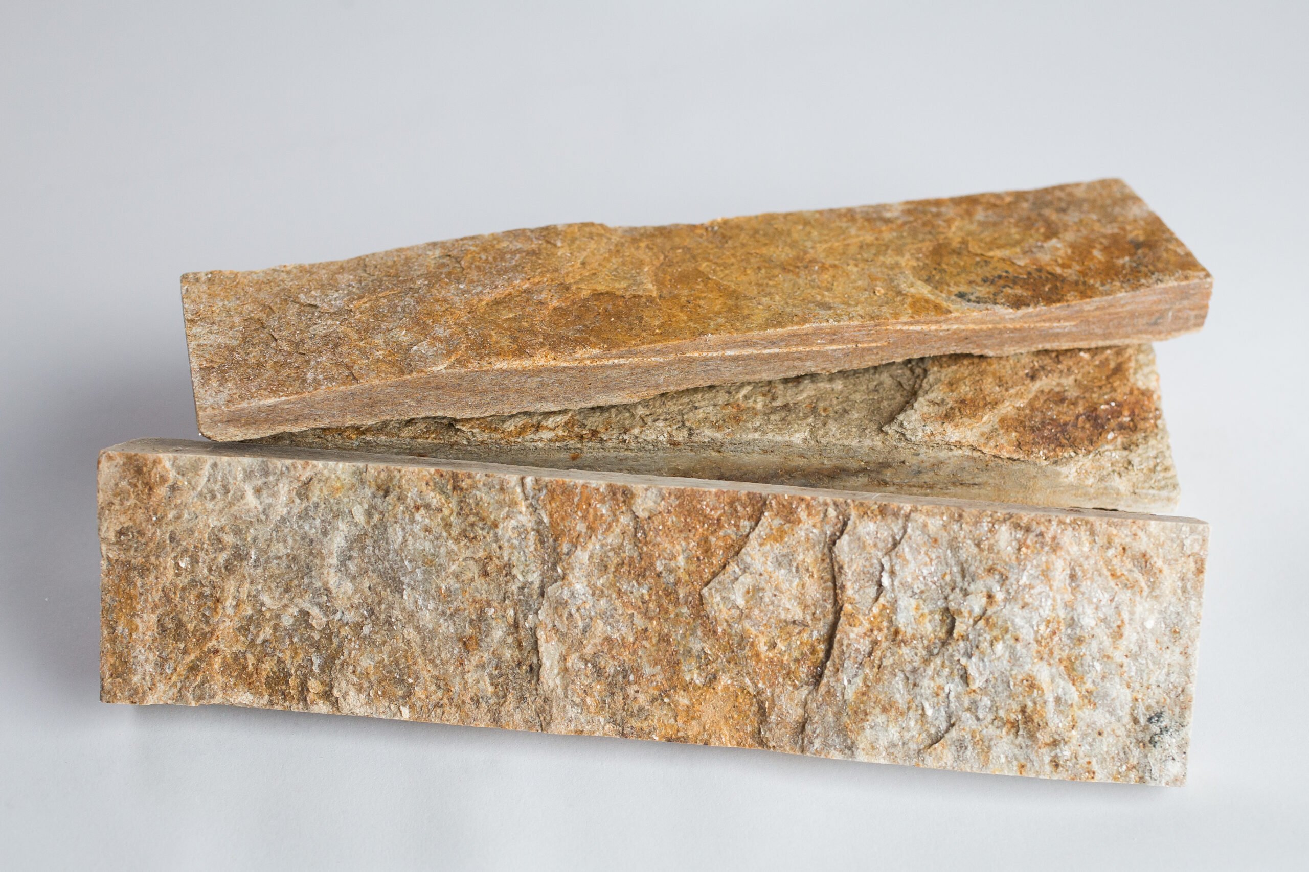 Gneiss Golden-Brown - Everstone piatra naturala everstone.ro