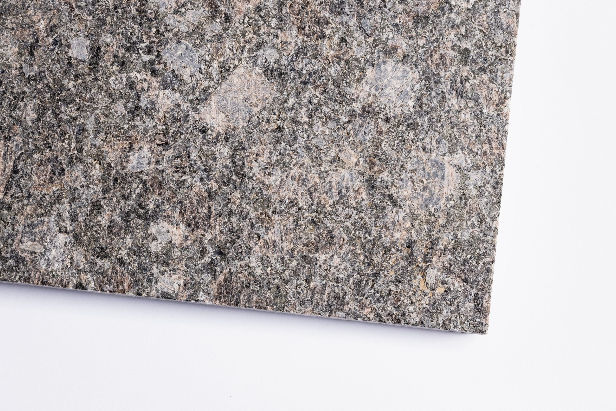Granit Tan Brown Fiamat - Everstone piatra naturala everstone.ro