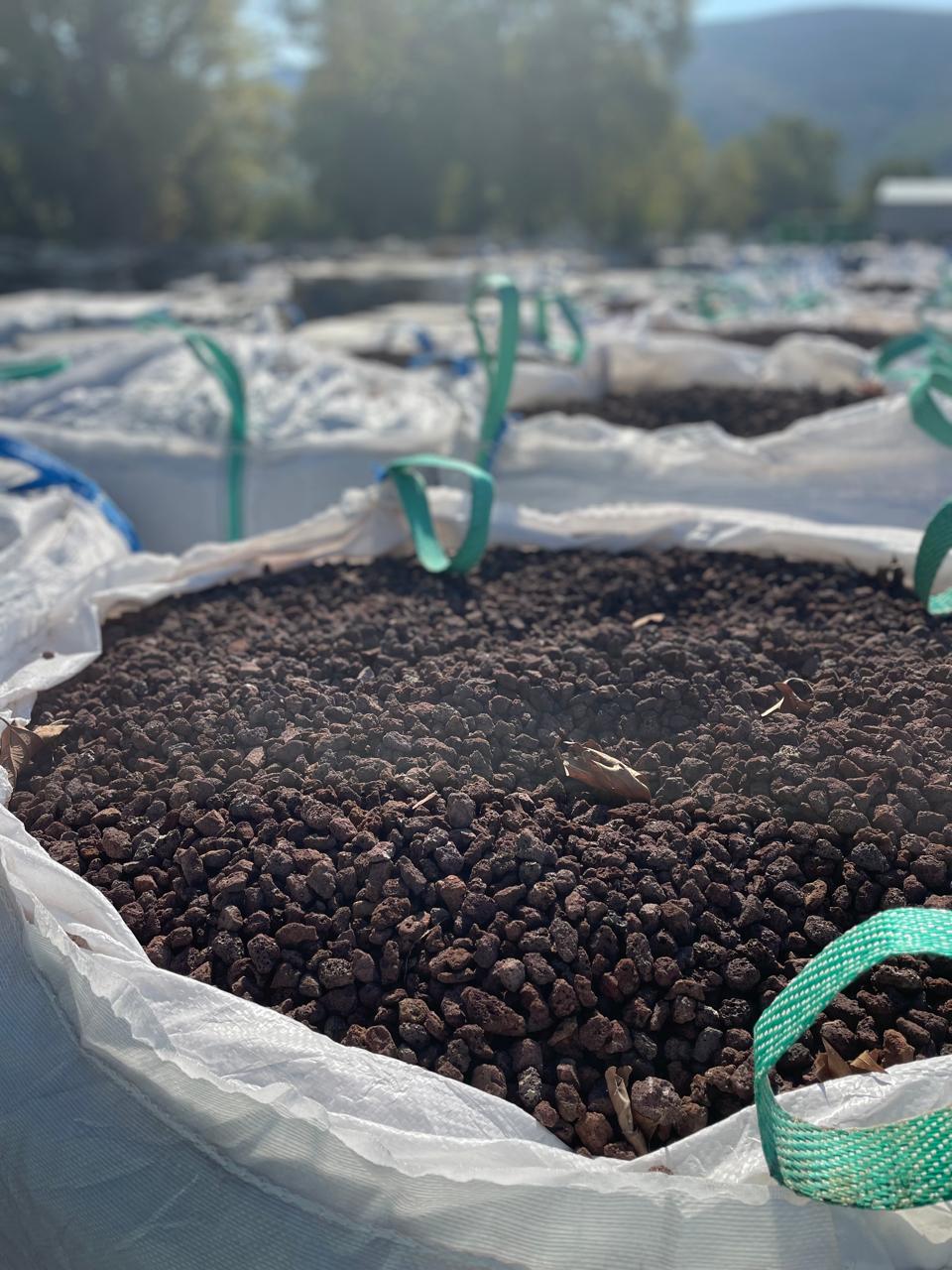 Gravel Lava Red (big bag 800 kg) - poza produs piatra naturala Everstone