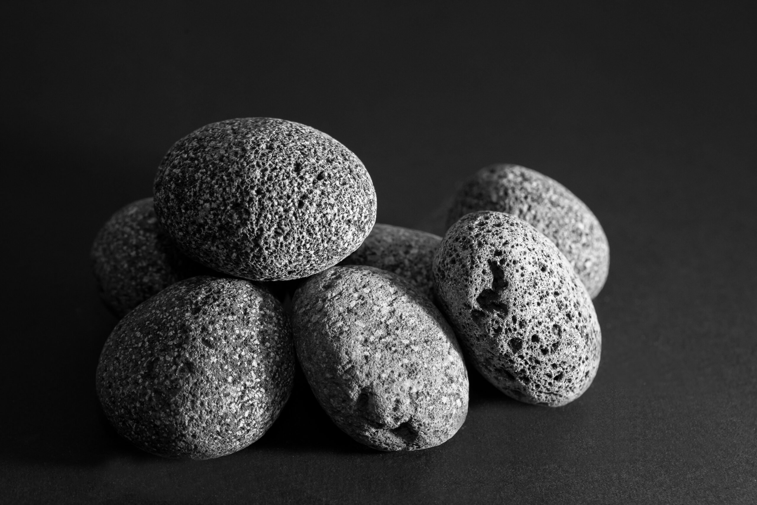 Pebbles Lava Black (sac 20 kg) - Everstone piatra naturala everstone.ro